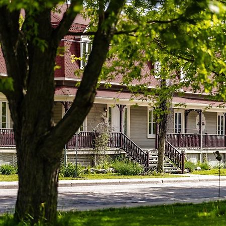 Auberge Akamaraska Kamouraska Exterior photo