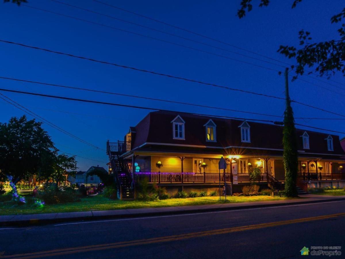 Auberge Akamaraska Kamouraska Exterior photo